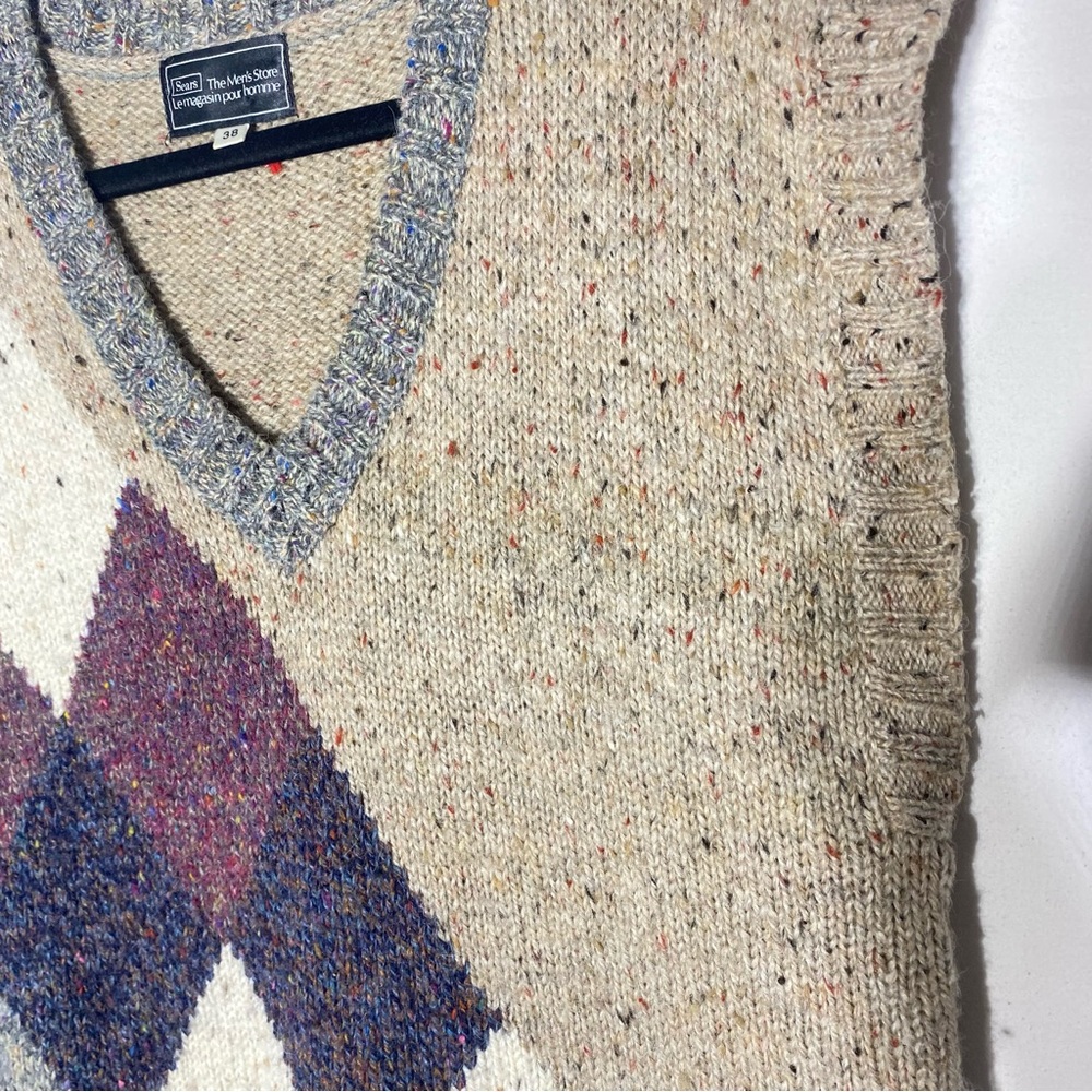 Vintage Sears The Men’s Store Tan Grey Burgundy Argyle Sweater Vest S - Picture 11 of 15